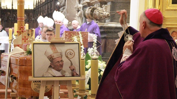 Tarnów. Ostatnie pożegnanie bp. Władysława Bobowskiego