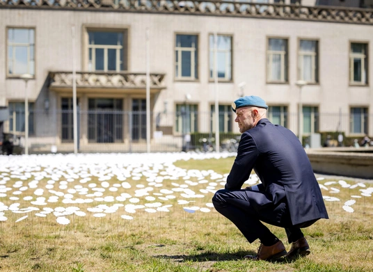30 lat po masakrze w Srebrenicy Holandia rozlicza się ze swojej odpowiedzialności