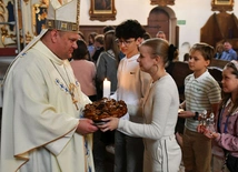 Doświadczenia żywego Kościoła w konkretnym miejscu i czasie