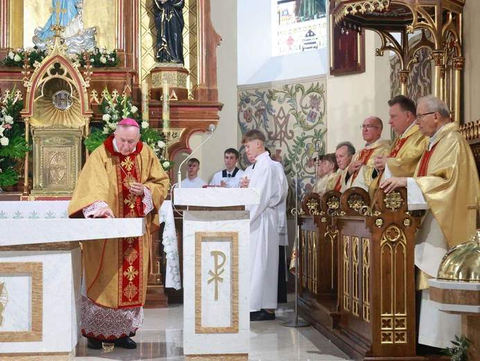 Konsekracja ołtarza w Przecławiu