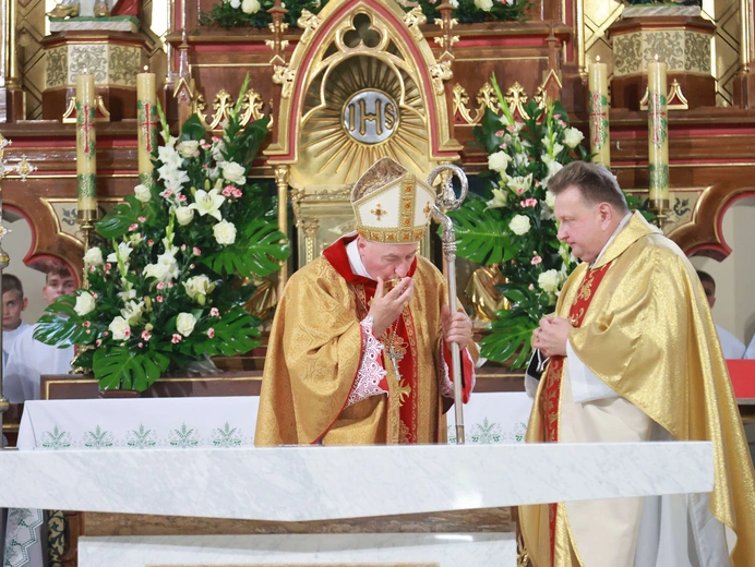 Konsekracja ołtarza w Przecławiu
