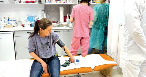 Potrzebujący mogą się zgłosić z każdym problemem zdrowotnym  do chorzowskiego Ośrodka Pomocy Medycznej.