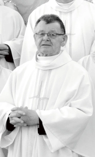 Miał 75 lat.