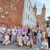 Każda edycja kolonii to krok w budowaniu świadomości narodowej młodych Polaków z Wileńszczyzny, których los sprawił, że żyją poza granicami Polski.