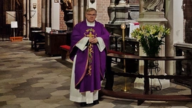 Zwiedzanie archikatedry wrocławskiej z proboszczem przyciągnęło tłum. Będzie kontynuacja