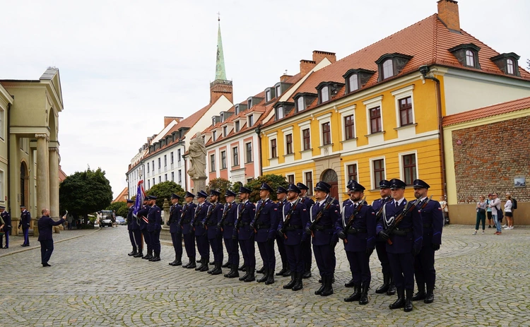 Święto Policji 2025. Msza św. w katedrze wrocławskiej