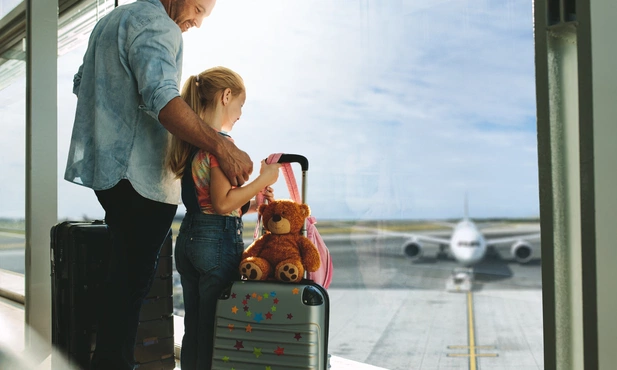 Z dziećmi na wakacje - czy wiesz, jaką walizkę kupić?