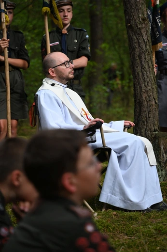 Harcerska Msza św. w lesie