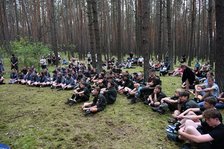 Harcerska Msza św. w lesie