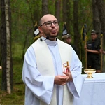 Harcerska Msza św. w lesie
