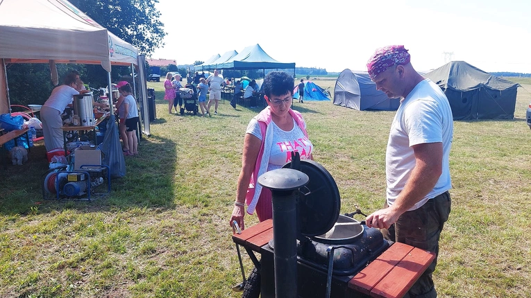 Nocowanie na polanie, cz. 1