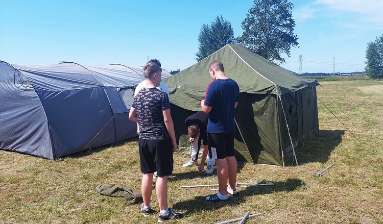 Nocowanie na polanie, cz. 1
