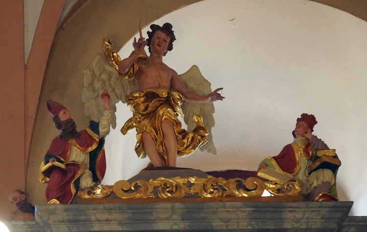 Kościół w Psarach, należący do parafii pw. św. Jakuba Apostoła w Małujowicach, pięknieje