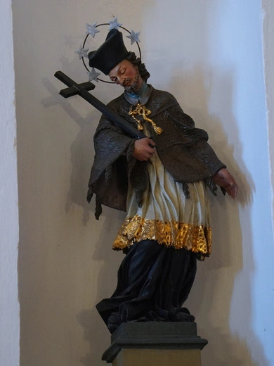 Kościół w Psarach, należący do parafii pw. św. Jakuba Apostoła w Małujowicach, pięknieje