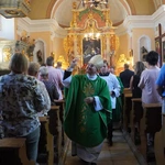 Kościół w Psarach, należący do parafii pw. św. Jakuba Apostoła w Małujowicach, pięknieje