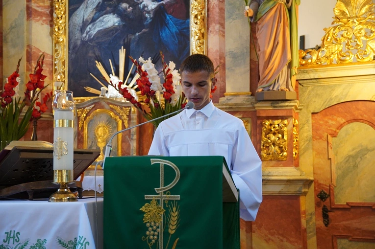 Kościół w Psarach, należący do parafii pw. św. Jakuba Apostoła w Małujowicach, pięknieje