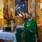 Kościół w Psarach, należący do parafii pw. św. Jakuba Apostoła w Małujowicach, pięknieje