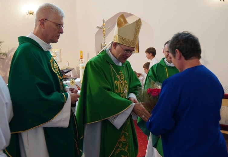 Gać. Wprowadzenie relikwii św. Maksymiliana Marii Kolbego 