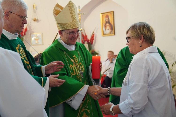 Gać. Wprowadzenie relikwii św. Maksymiliana Marii Kolbego 