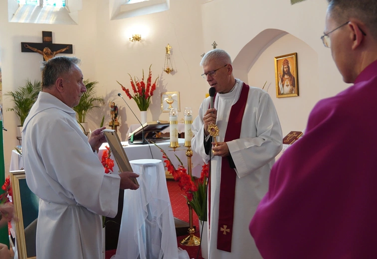 Gać. Wprowadzenie relikwii św. Maksymiliana Marii Kolbego 