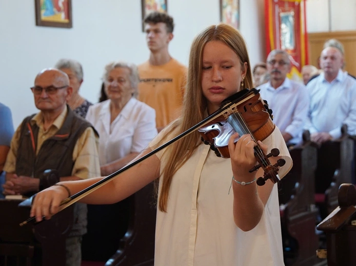 Gać. Wprowadzenie relikwii św. Maksymiliana Marii Kolbego 