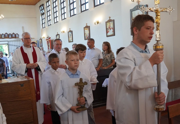 Gać. Wprowadzenie relikwii św. Maksymiliana Marii Kolbego 