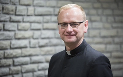 Ks. Węgrzyniak: Nie można zmusić do przyjmowania obcych