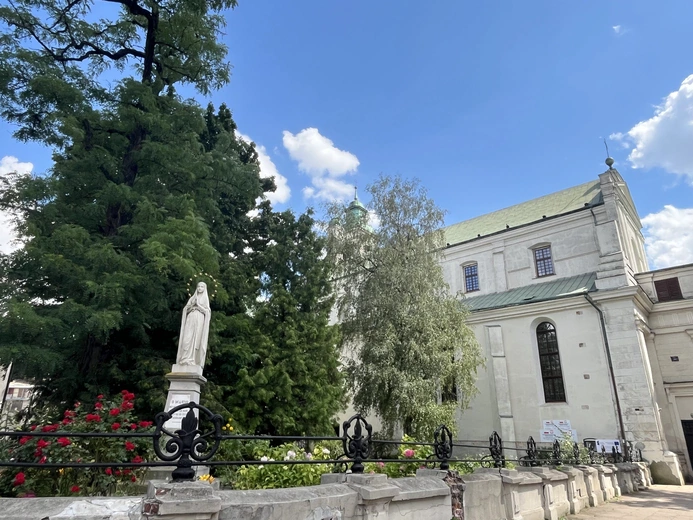 Między freskiem a modlitwą - historia, która wraca