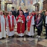 Pielgrzymi na łodziach