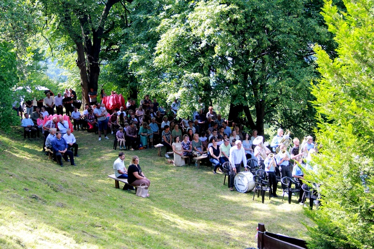 Żmiąca. U św. Kingi na Gołej Górze