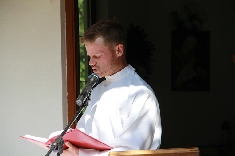 Żmiąca. U św. Kingi na Gołej Górze