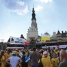 Pierwsze grupy na Jasną Górę wejdą ok. 15.00. 