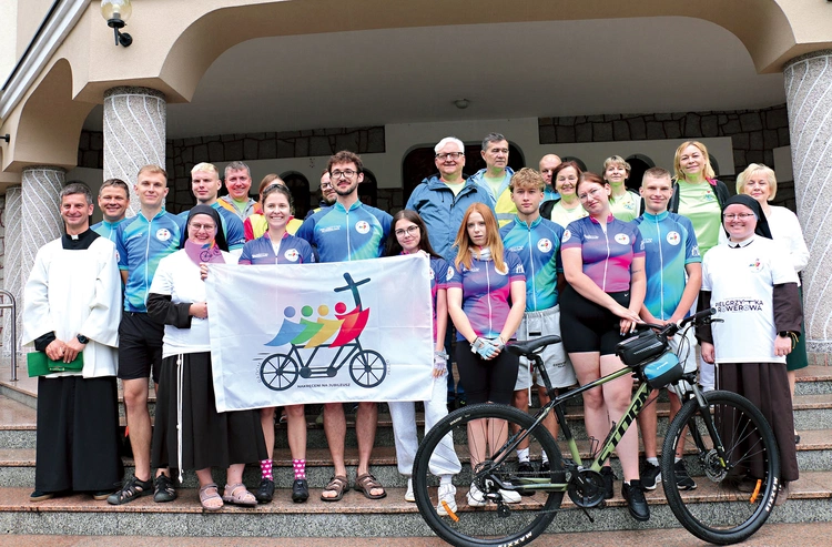 Wyruszyli po Mszy św. sprawowanej w kaplicy seminaryjnej. 