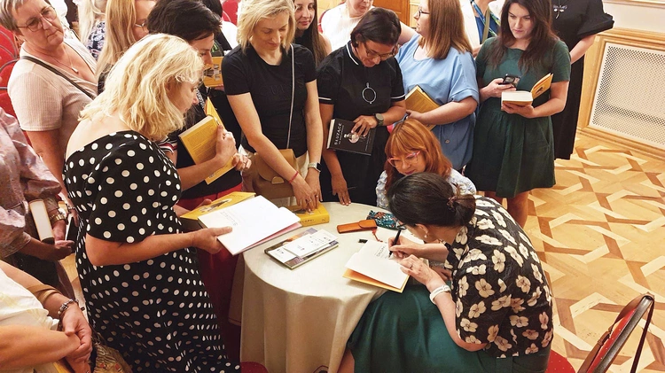 Oczekiwanie na wizytę  Joanny Kuciel- -Frydryszak trwało bez mała dwa lata – z uwagi na popularność książki „Chłopki. Opowieść o naszych babkach” autorka jest rozchwytywana. Spotkanie z nią w Tarnobrzegu było jednym z festiwalowych wydarzeń.