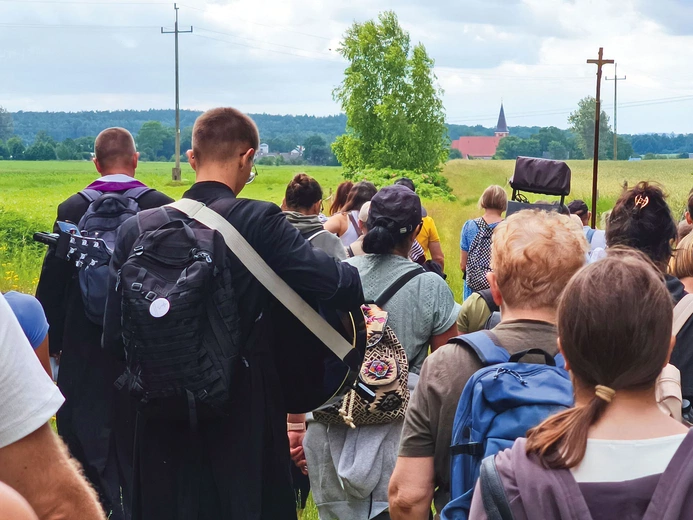 Niezależnie  od wybranego szlaku wędrówka pozostaje niezmiennie czasem próby, modlitwy i spotkania  – z Bogiem, drugim człowiekiem i samym sobą.