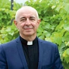 Warunkiem rekrutacji  jest rejestracja w systemie Uniwersytetu Szczecińskiego (irk.usz.edu.pl/pl). Następnie należy złożyć wymagane dokumenty  do sekretariatu Instytutu  Studiów Wyższych w Gorzowie Wlkp.  przy  ul. 30 Stycznia 1.  Zapisy trwają  do 15 września. Kierownikiem studiów  jest ks. dr Dariusz Mazurkiewicz.