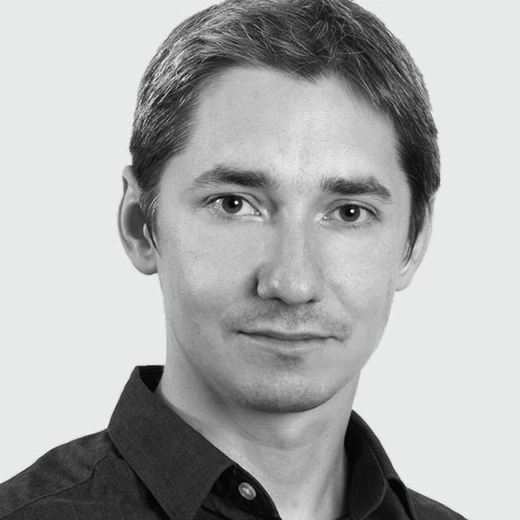 Z Bogiem na miejscu czy na miejscu Boga?