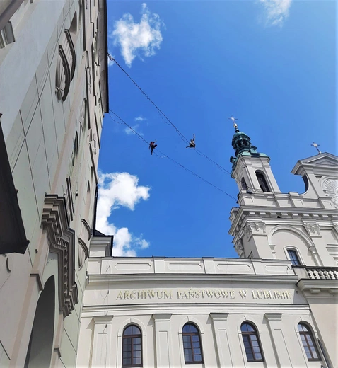 Lina między niebem a historią