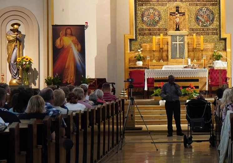 O. John Bashobora w parafii pw. Świętej Rodziny we Wrocławiu