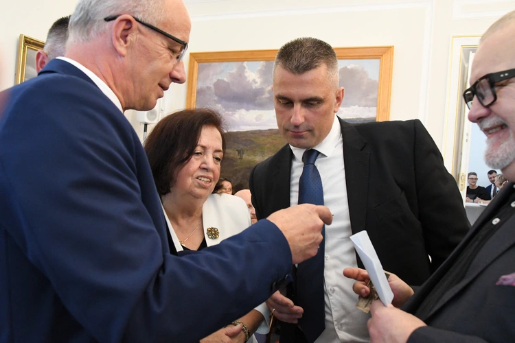 Rodziny zidentyfikowanych bohaterów
