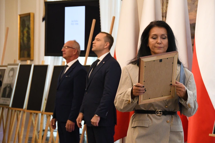Rodziny zidentyfikowanych bohaterów