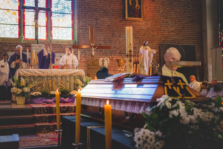 Ostatnie pożegnanie ks. Piotra Baranowskiego