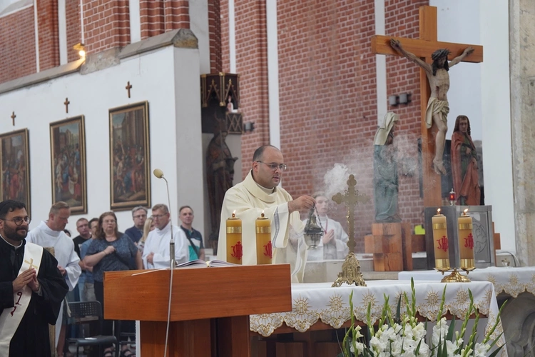 Msza św. z udziałem o. Johna Bashobory w kościele pw. NMP Na Piasku we Wrocławiu