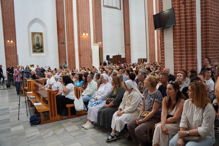 Msza św. z udziałem o. Johna Bashobory w kościele pw. NMP Na Piasku we Wrocławiu