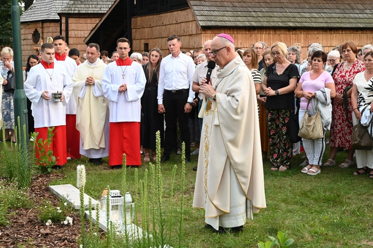 Grób dziecka utraconego w Oleśnie