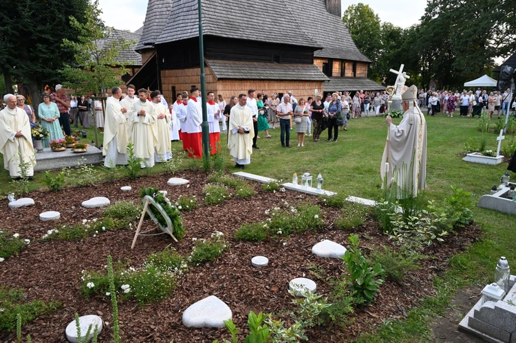 Grób dziecka utraconego w Oleśnie