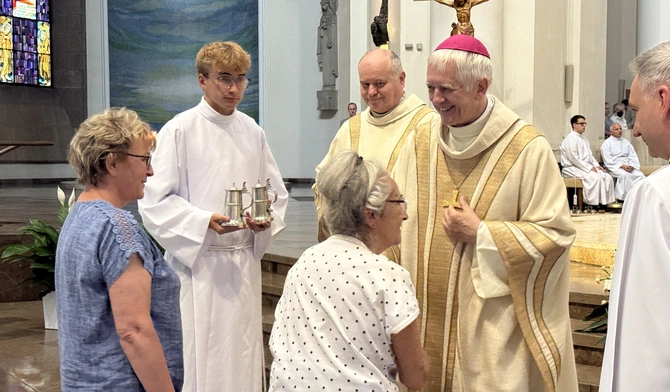 Bp Szkudło do babć, dziadków i osób starszych: Wasza ugruntowana wiara to wielki skarb