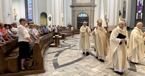 Jubileusz babć, dziadków i osób starszych w katedrze