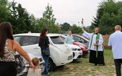Modlitwa w intencji kierowców w radomskiej parafii Matki Odkupiciela