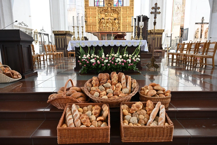 30. Święto Chleba w Gdańsku - Msza św. w bazylice Mariackiej